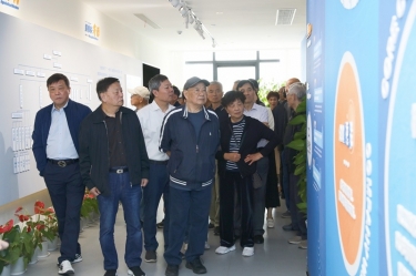 平湖市社经室老干部一行赴云顶国际官网调研